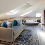 Up Hotel