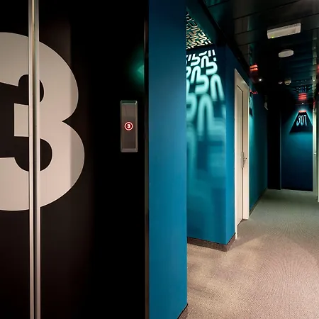 Ξενοδοχείο Up