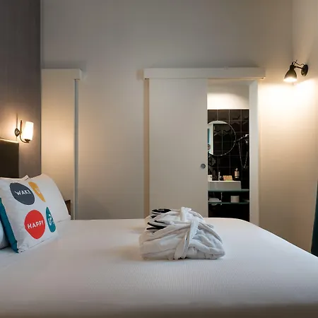 Up Hotell 3*
