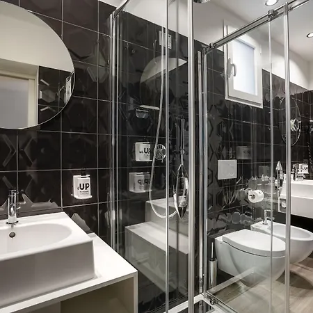 Up Hotel 3*