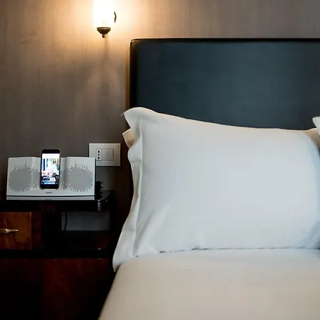 Up Hotell